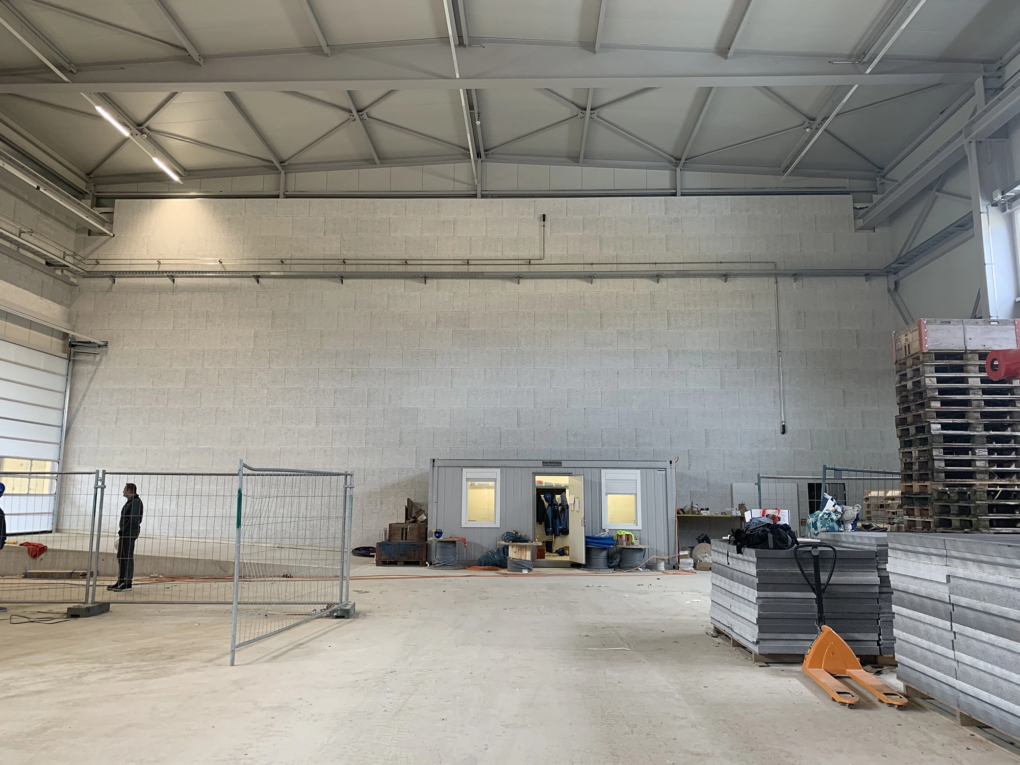 ETE Neubau Halle 9 Bassersdorf von innen