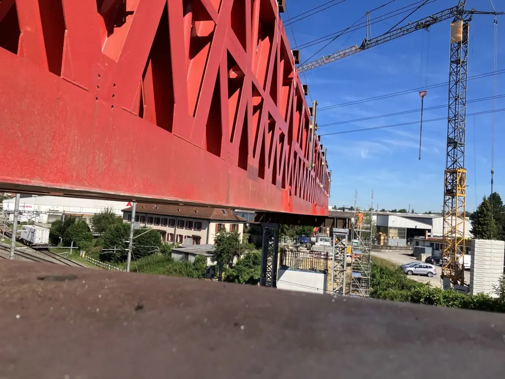 Lehrgerüstbau – Neubau Brücke Buechenwaldstrasse bei Nacht