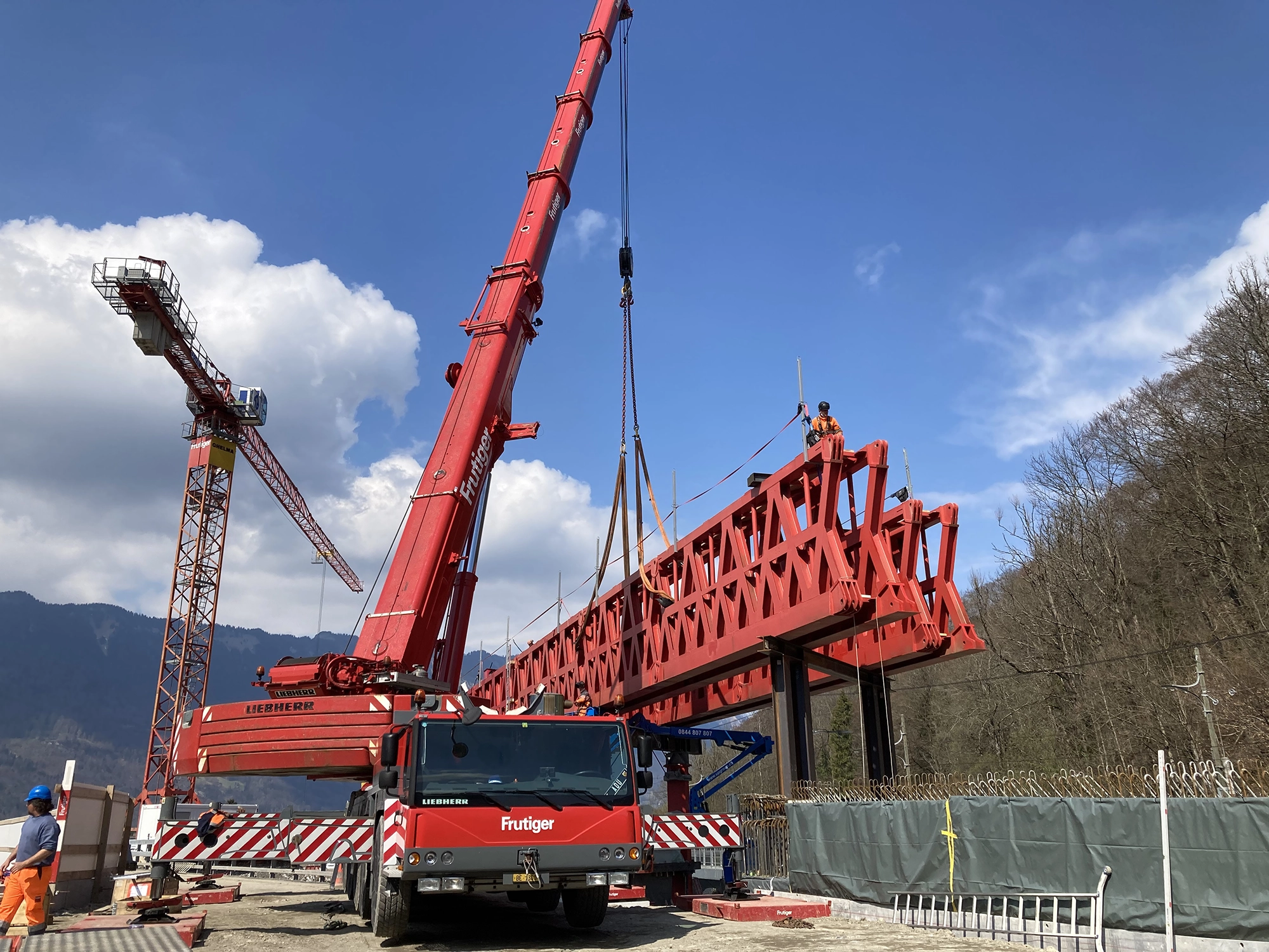 Wilderswil: Lehrgerüst Brücke Baustelle