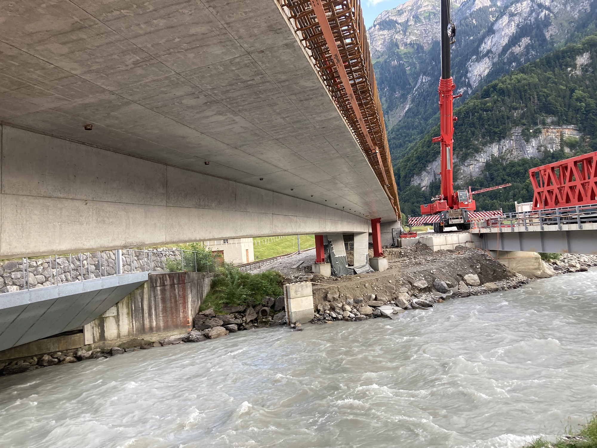 Wilderswil: Lehrgerüst Brücke Baustelle