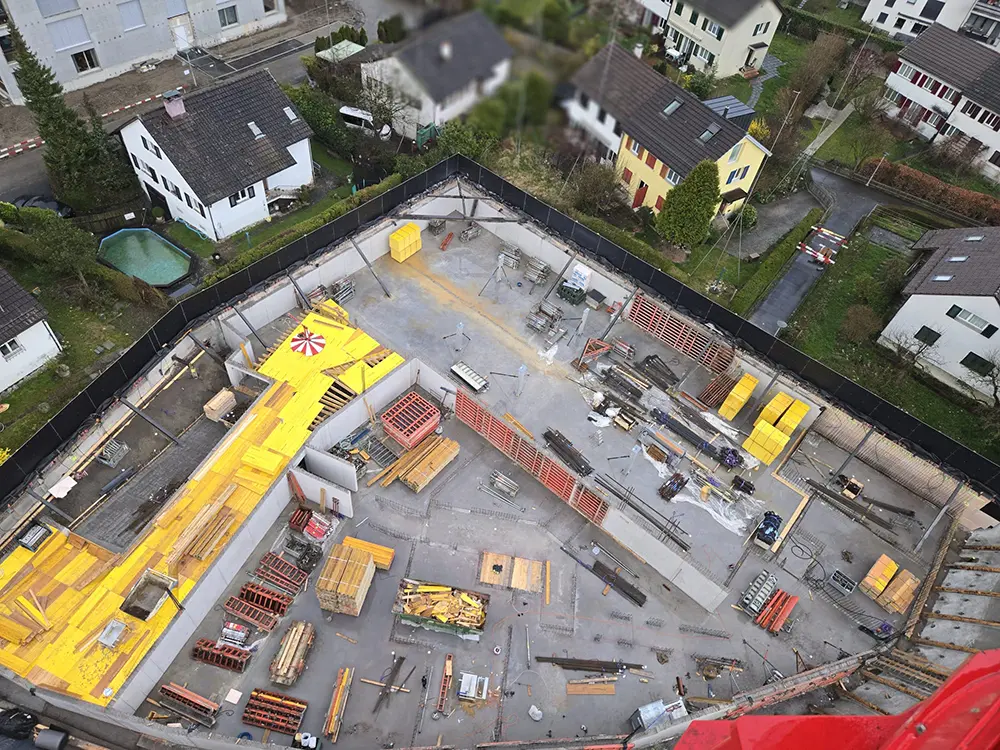 Mehrfamilienhaus Altwiesenstrasse Baustelle von oben